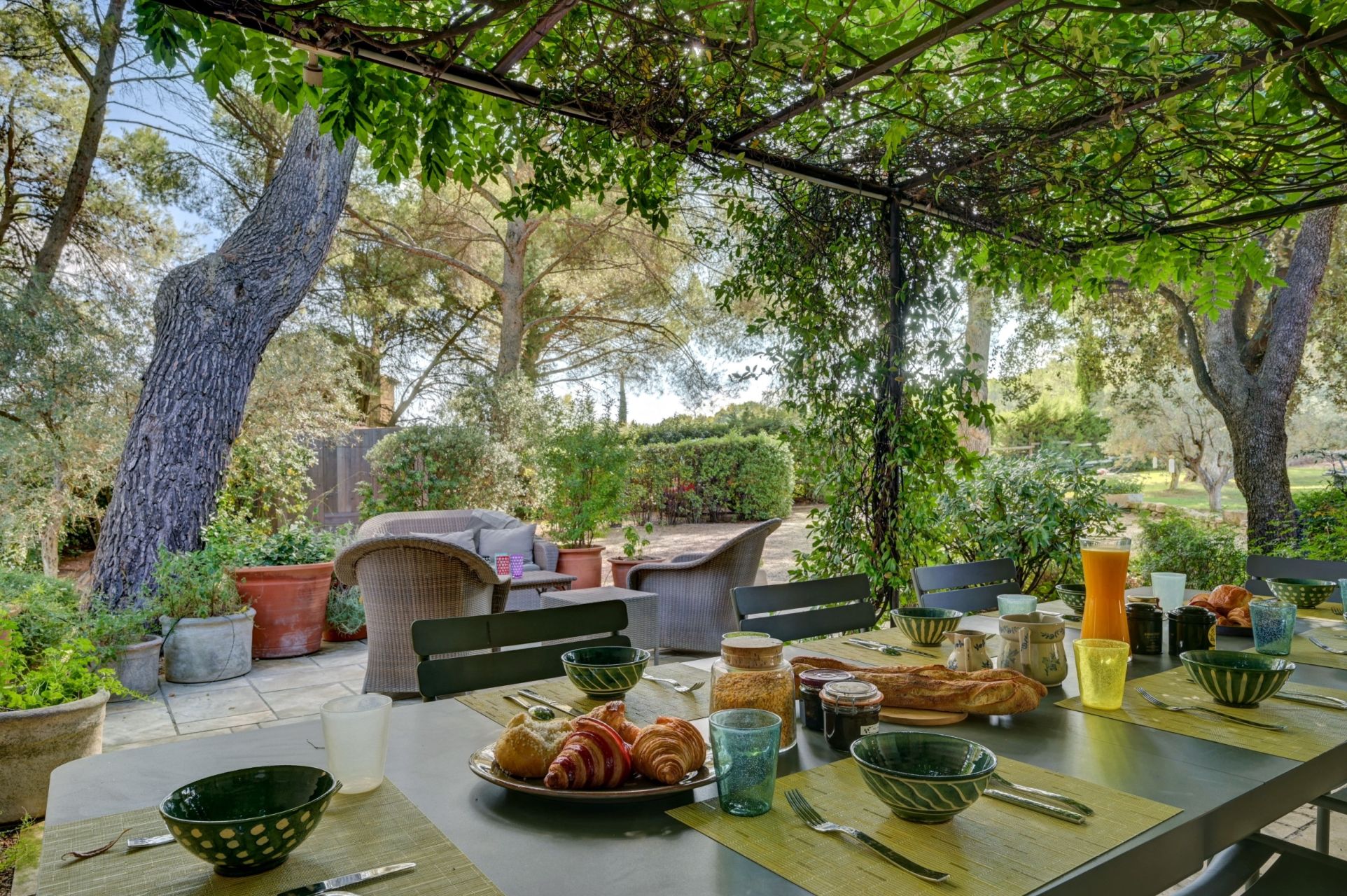 mas 10 Rooms for seasonal rent on ST REMY DE PROVENCE (13210)