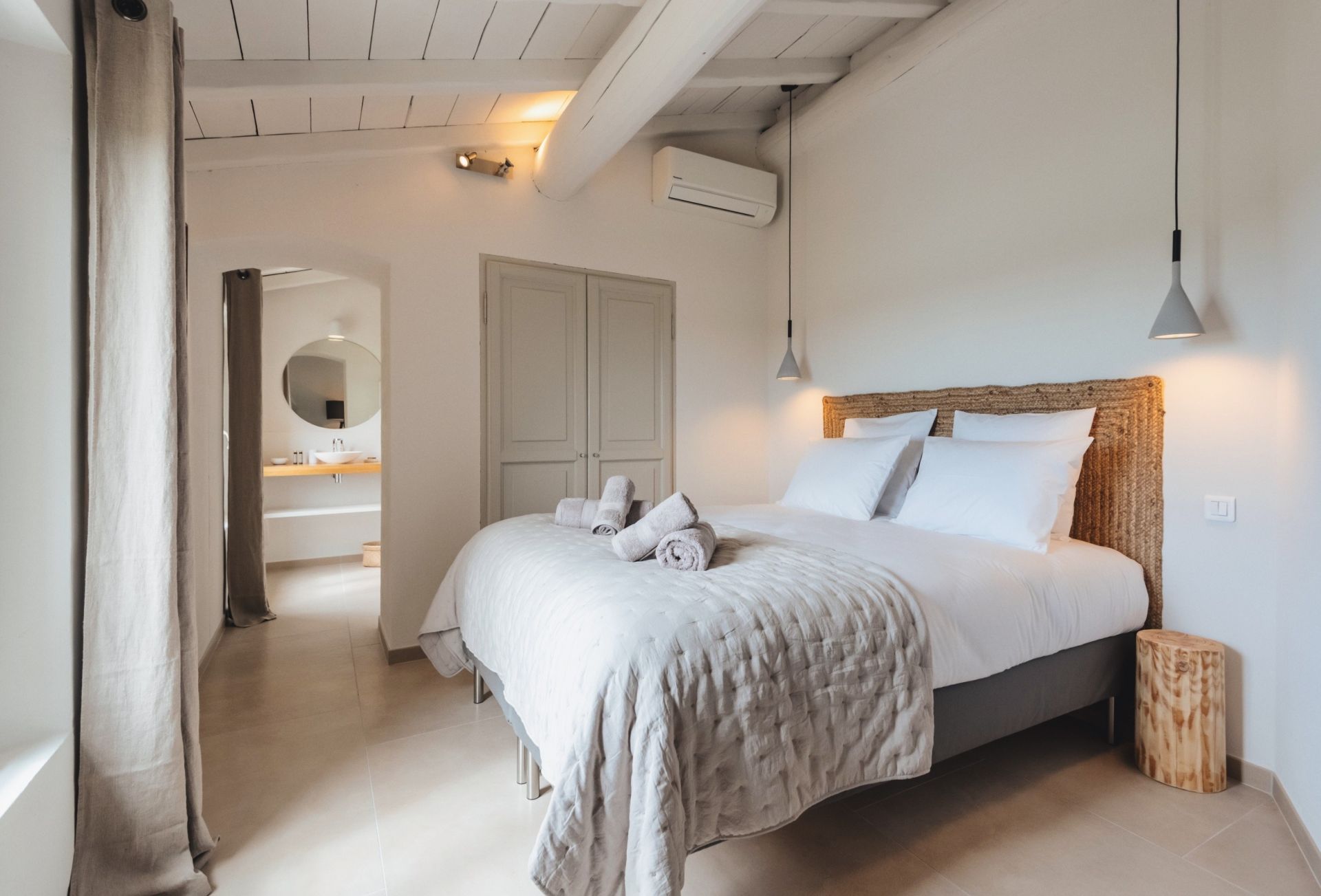 mas 6 Rooms for seasonal rent on MAUSSANE LES ALPILLES (13520)