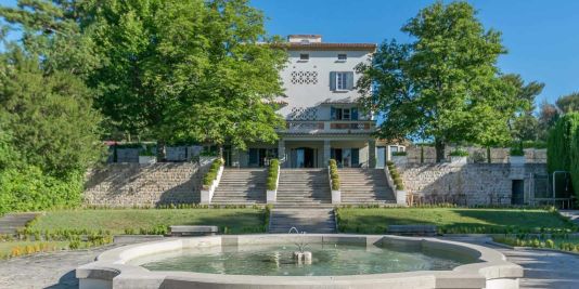 Rental House Aix-en-Provence 8&nbsp;Rooms 380&nbsp;m²