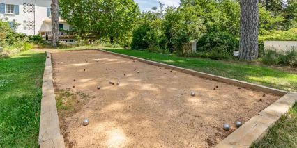house 8 Rooms for seasonal rent on AIX EN PROVENCE (13090)