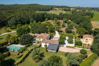 maison 17 Pièces en location saisonnière sur AIX EN PROVENCE (13100)
