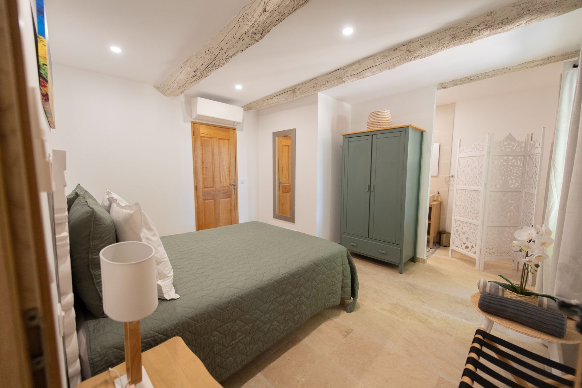 bastide 12 Pièces en location saisonnière sur L ISLE SUR LA SORGUE (84800)