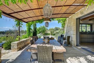 mas 5 Pièces en location saisonnière sur LES BAUX DE PROVENCE (13520)