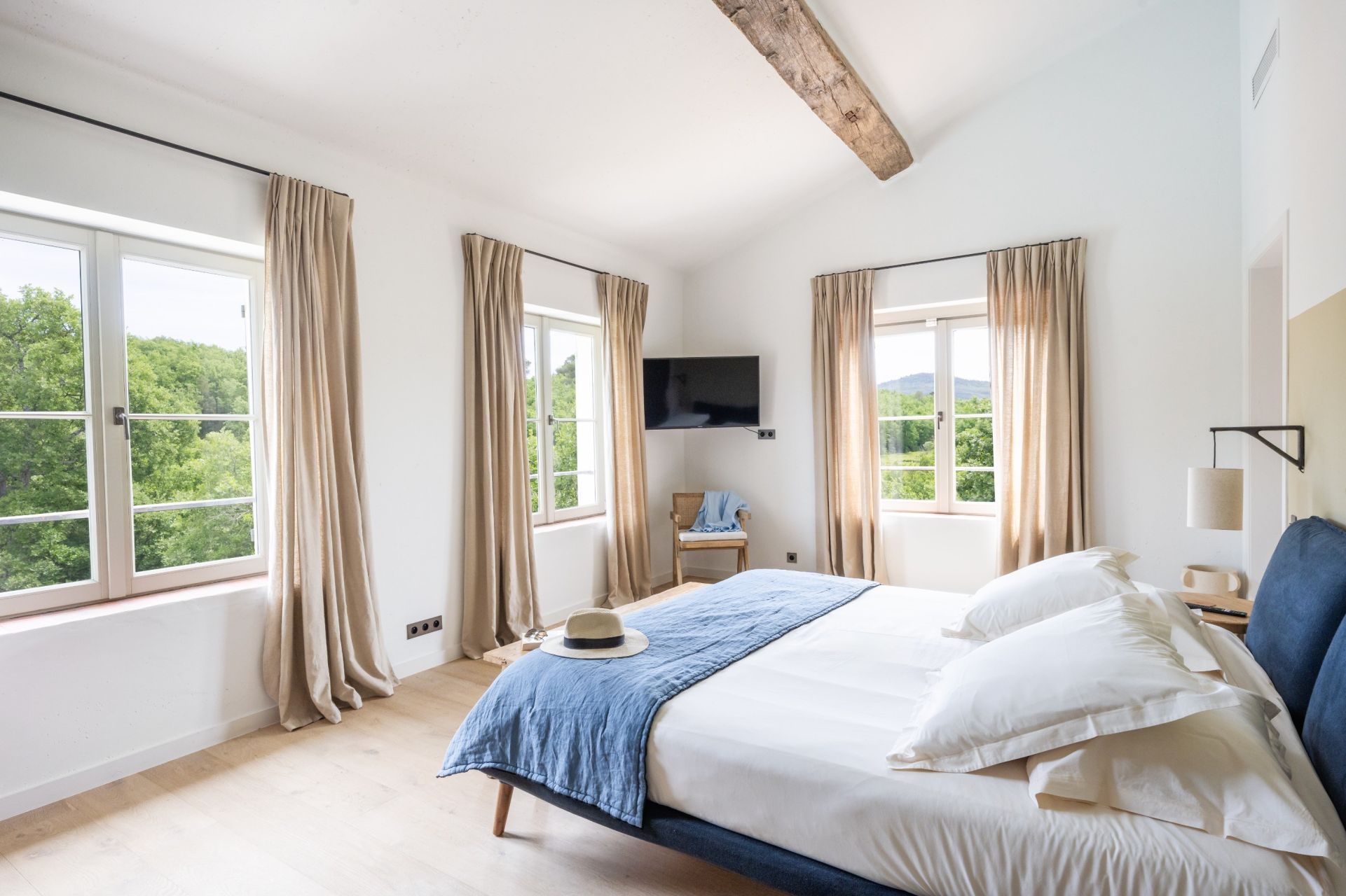bastide 10 Rooms for seasonal rent on ST MAXIMIN LA STE BAUME (83470)