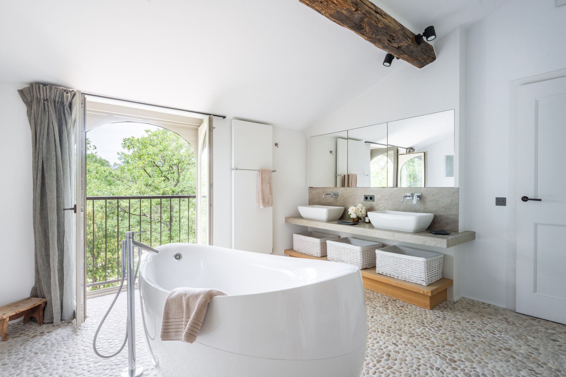 bastide 10 Rooms for seasonal rent on ST MAXIMIN LA STE BAUME (83470)