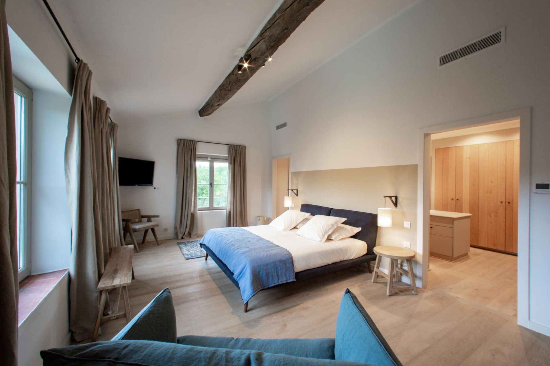 bastide 10 Rooms for seasonal rent on ST MAXIMIN LA STE BAUME (83470)
