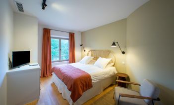 bastide 10 Pièces en location saisonnière sur ST MAXIMIN LA STE BAUME (83470)