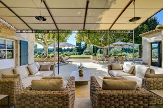 maison 9 Pièces en location saisonnière sur EYGALIERES (13810)