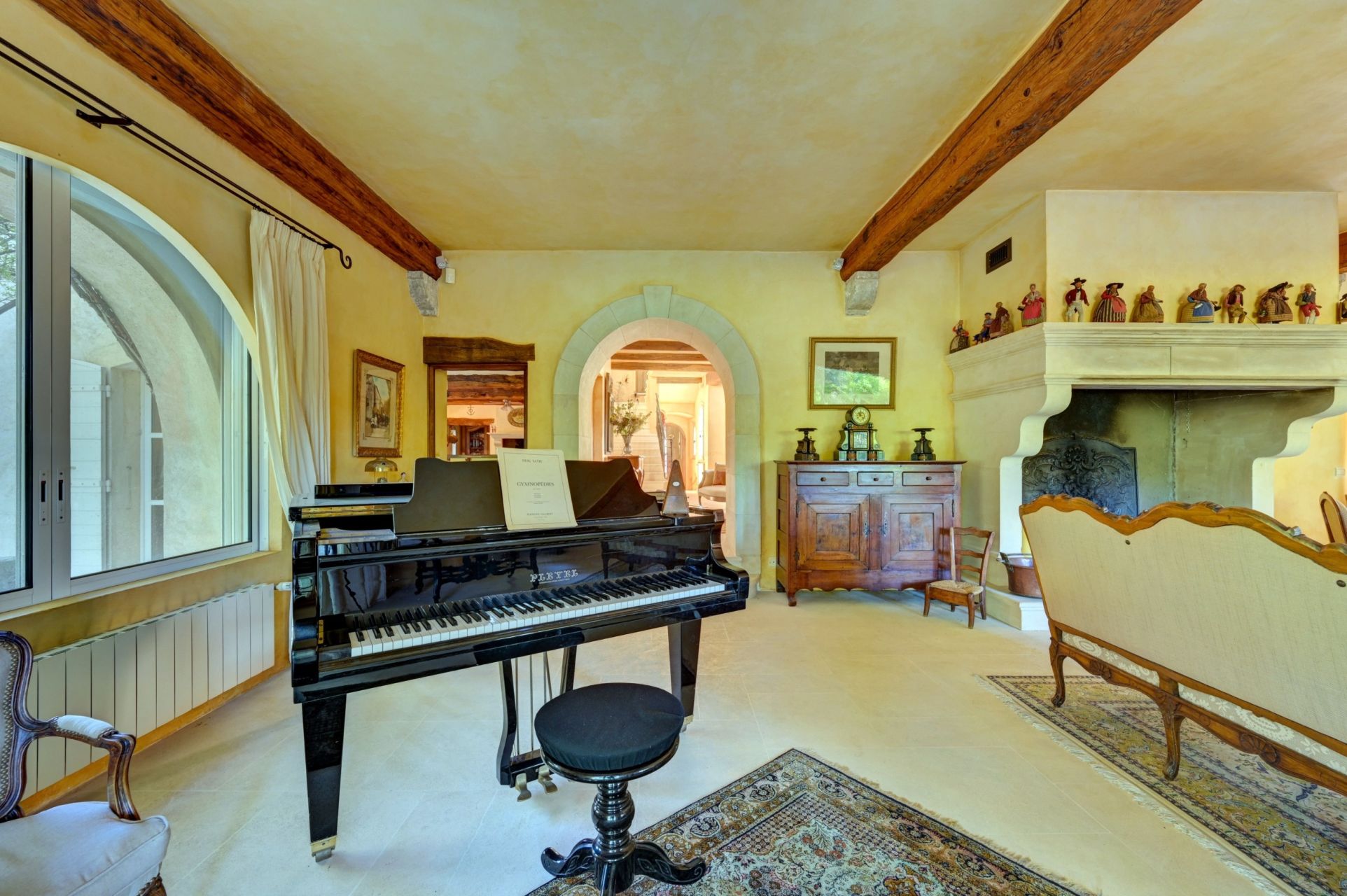 bastide 6 Pièces en location saisonnière sur GRANS (13450)