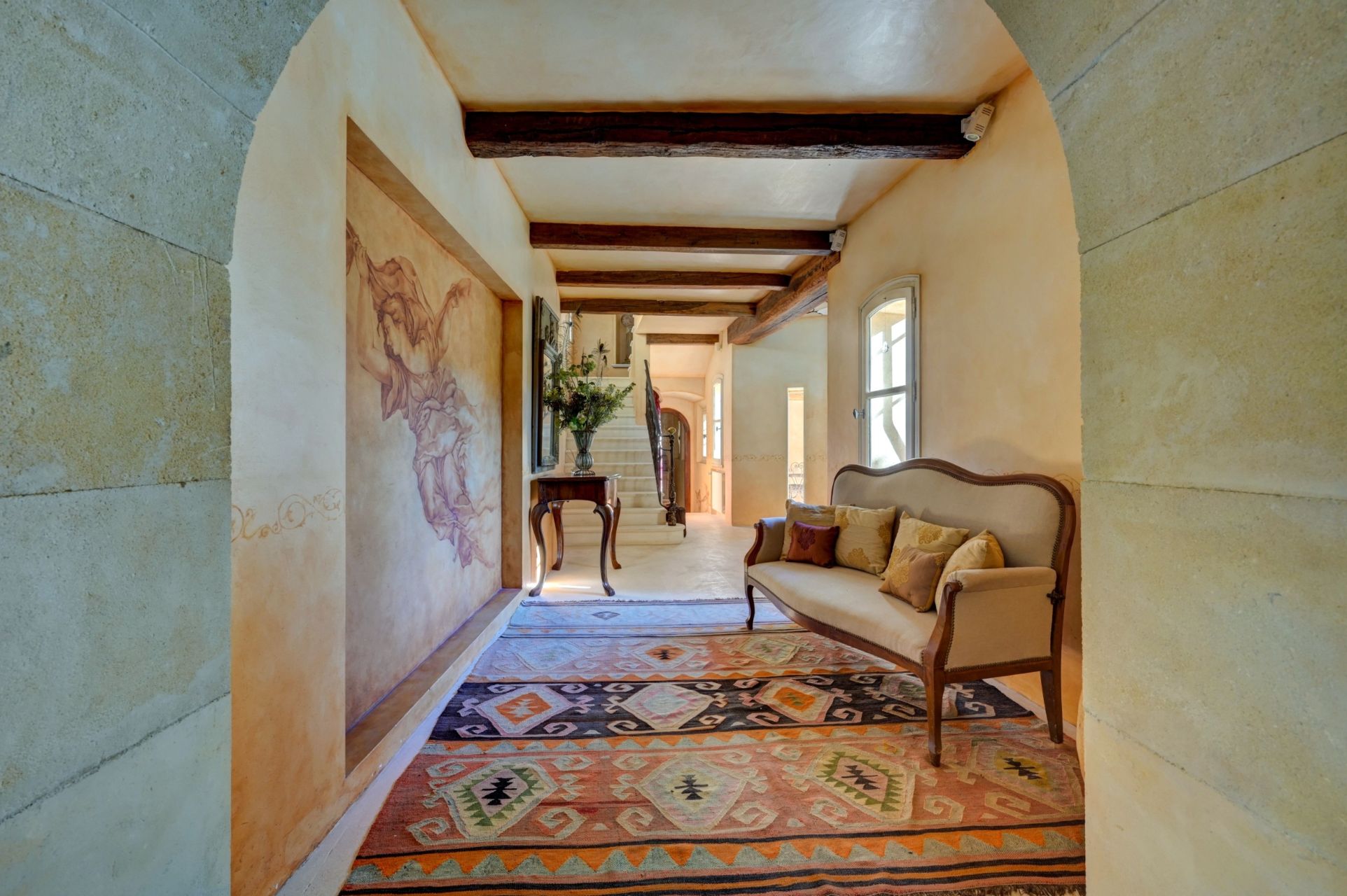 bastide 6 Pièces en location saisonnière sur GRANS (13450)