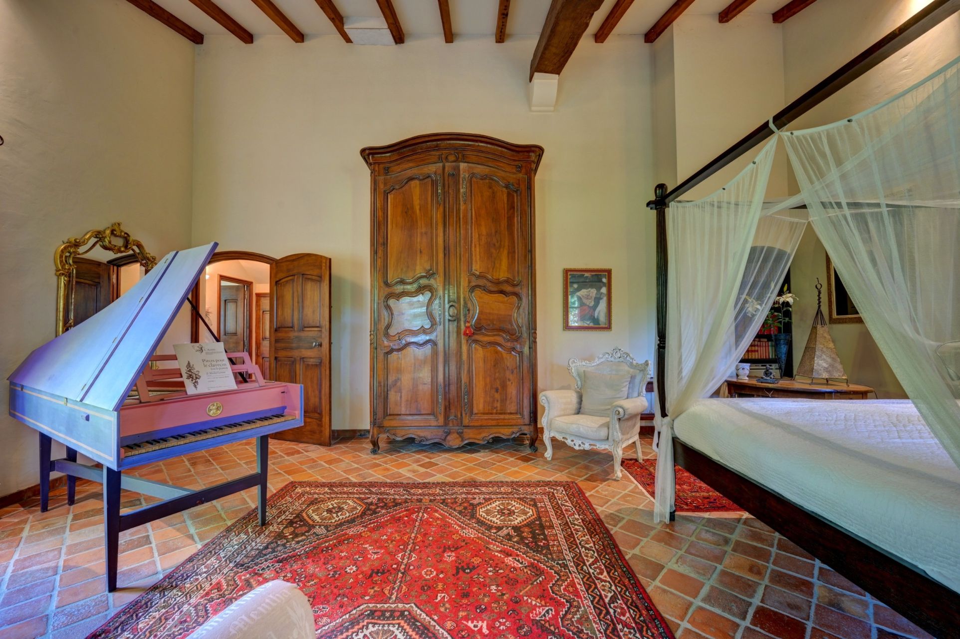 bastide 6 Pièces en location saisonnière sur GRANS (13450)