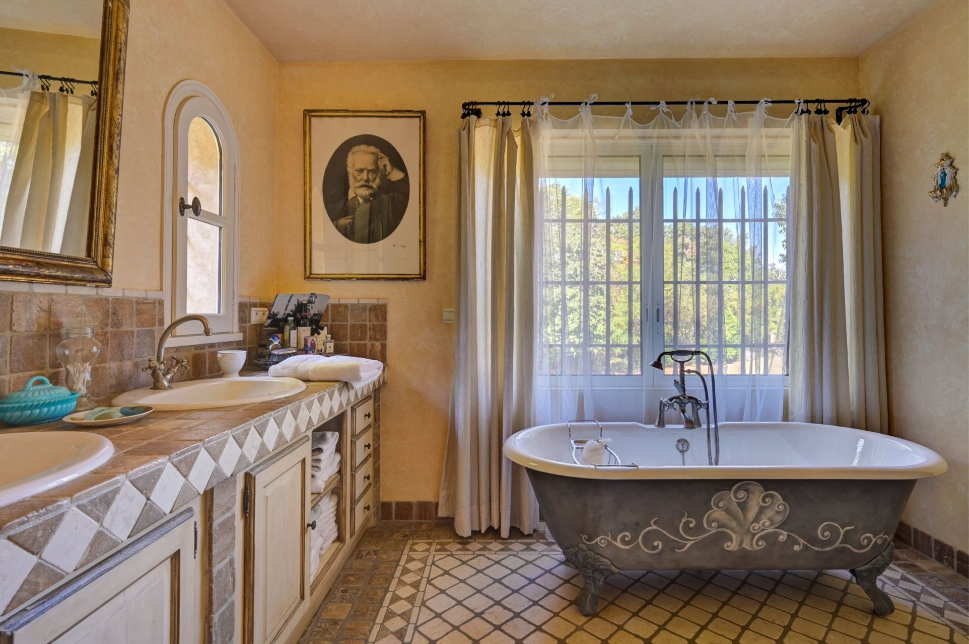 bastide 6 Pièces en location saisonnière sur GRANS (13450)