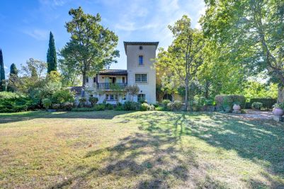 Vacances Bastide Grans 6&nbsp;Pièces 300&nbsp;m²