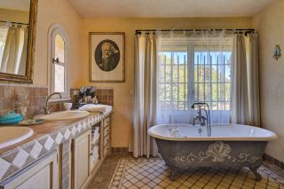 bastide 6 Pièces en location saisonnière sur GRANS (13450)