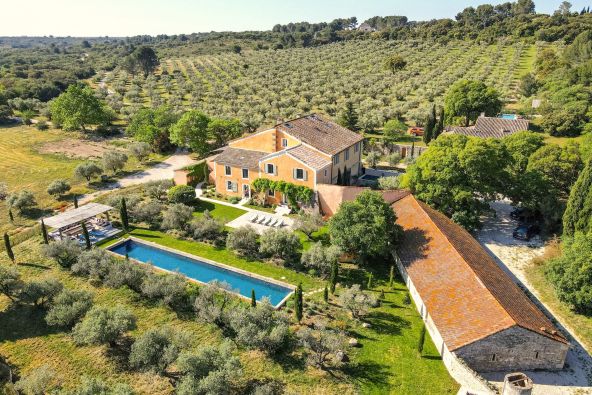 Vente Maison Maussane-les-Alpilles 12&nbsp;Pièces 900&nbsp;m²