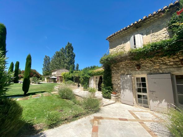 Vente Maison Eygalières 8&nbsp;Pièces 380&nbsp;m²