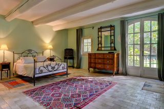 mas 11 Pièces en location saisonnière sur ST REMY DE PROVENCE (13210)