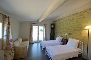 property 10 Rooms for seasonal rent on ST ETIENNE DU GRES (13103)