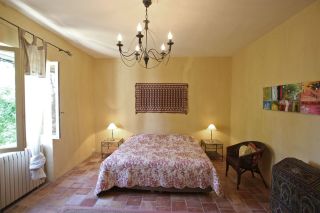 property 10 Rooms for seasonal rent on ST ETIENNE DU GRES (13103)