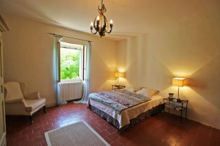 property 10 Rooms for seasonal rent on ST ETIENNE DU GRES (13103)