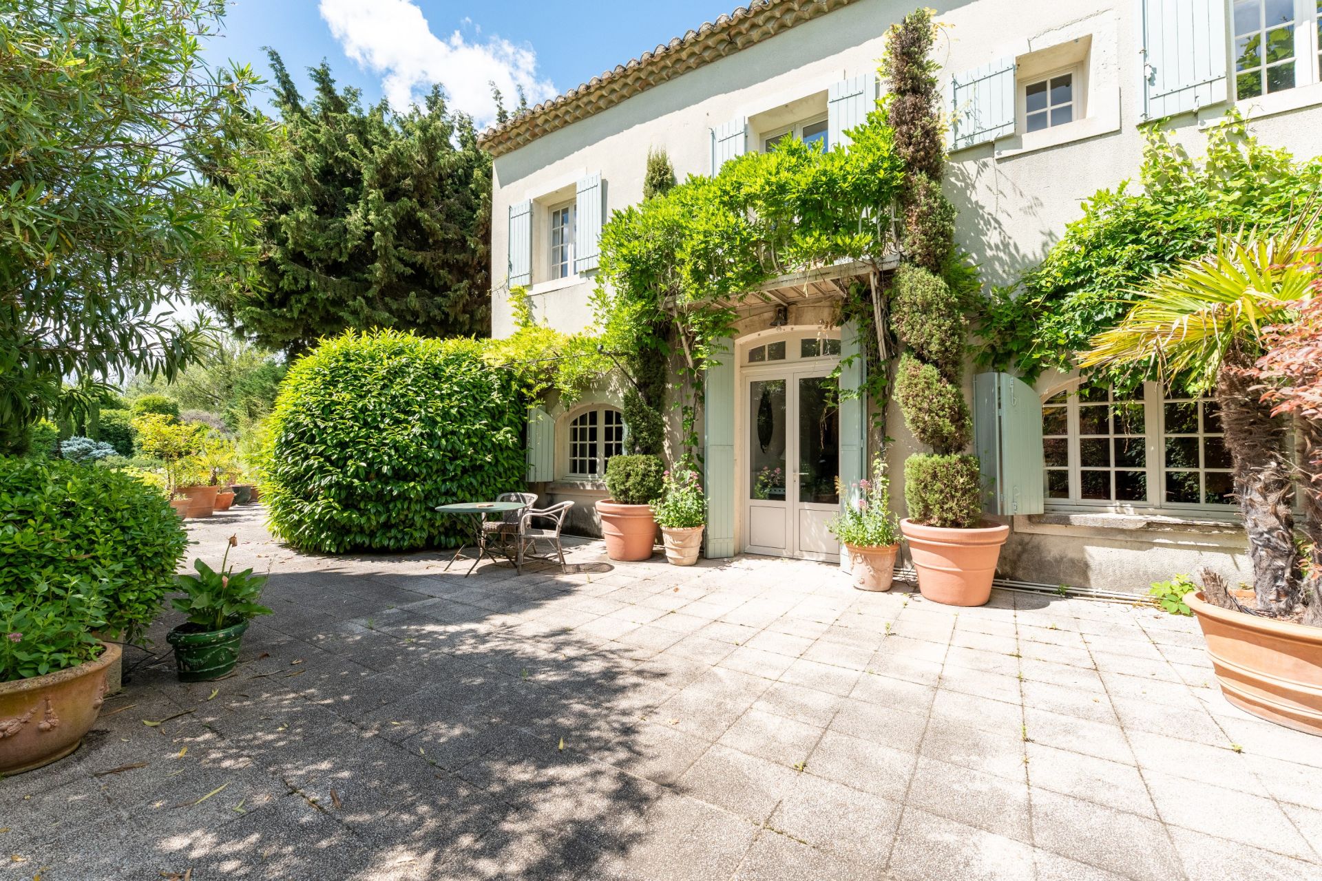 maison 8 Pièces en vente sur MAILLANE (13910)