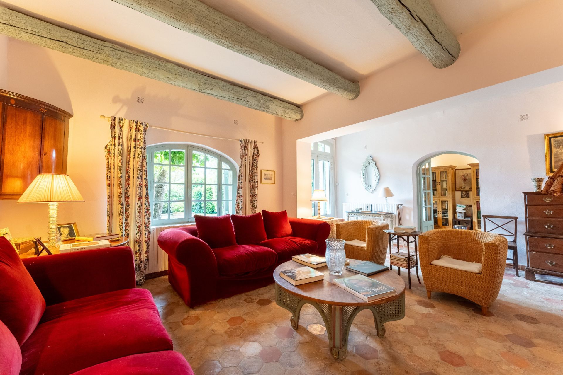 maison 8 Pièces en vente sur MAILLANE (13910)