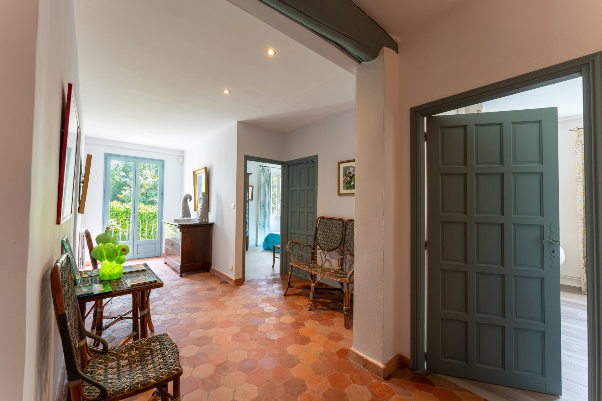 house 8 Rooms for sale on MAILLANE (13910)