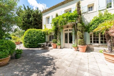 Vente Maison Maillane 8&nbsp;Pièces 210&nbsp;m²