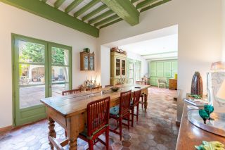 maison 8 Pièces en vente sur MAILLANE (13910)