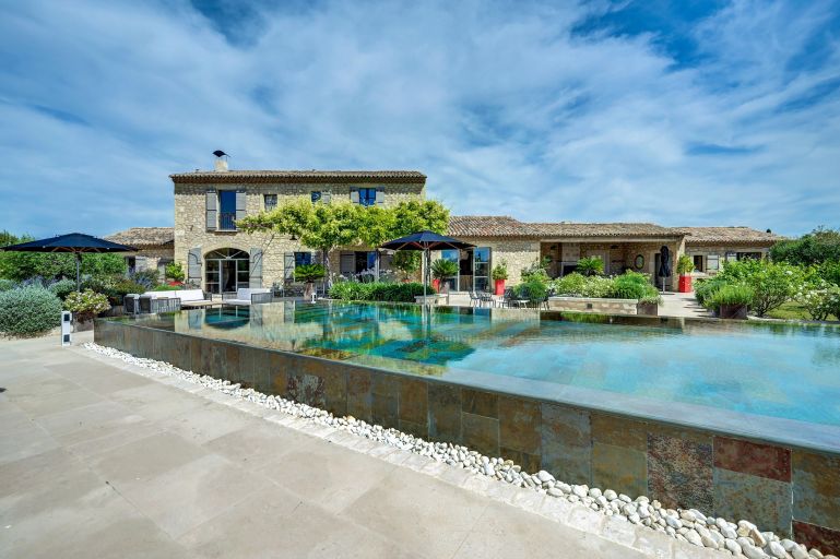 mas 7 Pièces en location saisonnière sur ST REMY DE PROVENCE (13210)