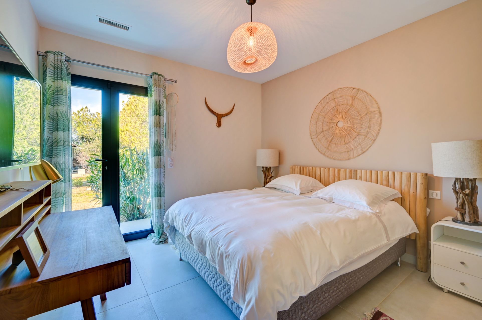 house 6 Rooms for seasonal rent on ST REMY DE PROVENCE (13210)