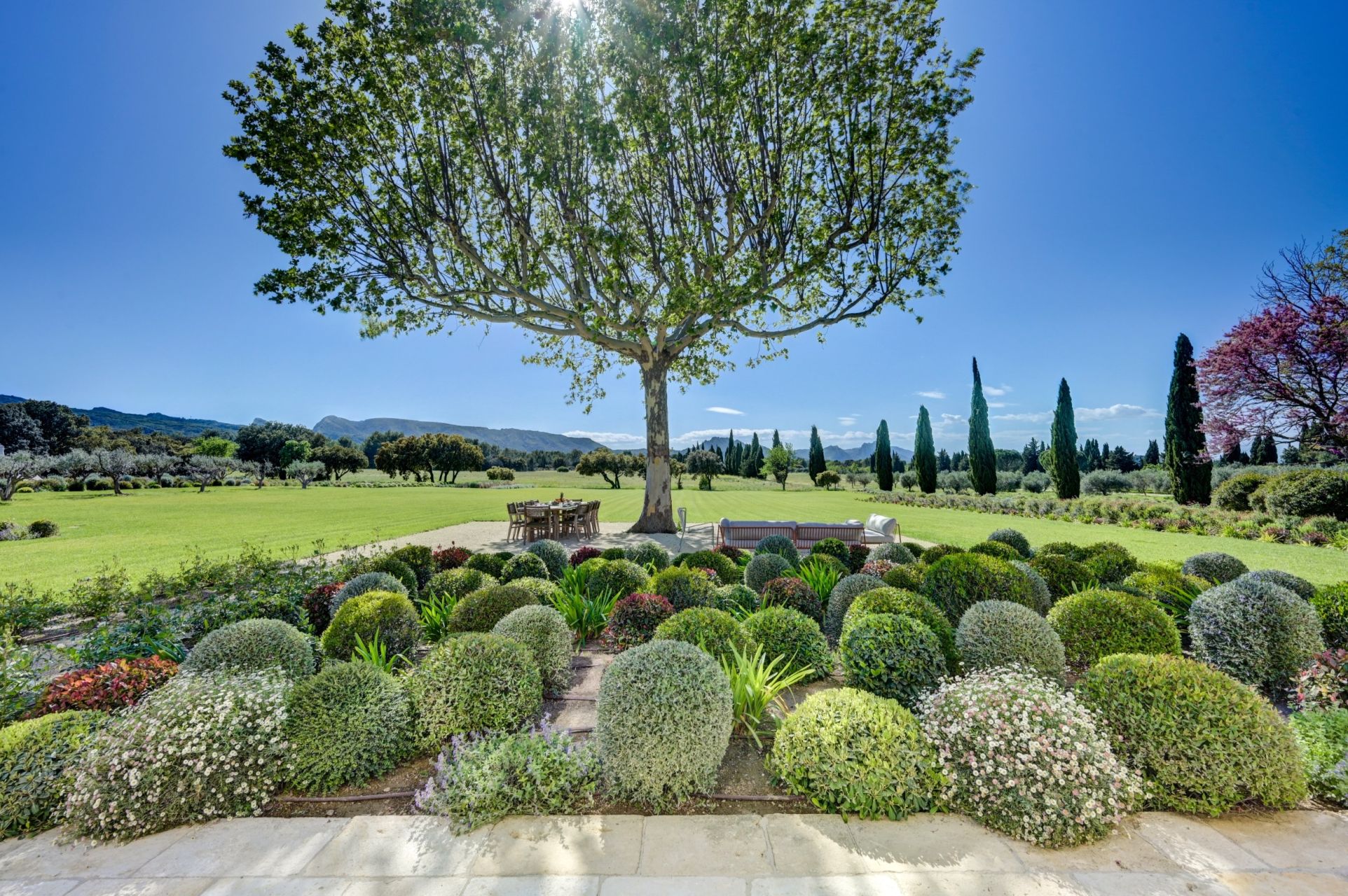 house 9 Rooms for seasonal rent on EYGALIERES (13810)