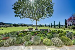 house 9 Rooms for seasonal rent on EYGALIERES (13810)