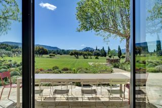 house 9 Rooms for seasonal rent on EYGALIERES (13810)