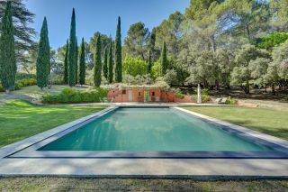 bastide 12 Rooms for seasonal rent on CABRIES (13480)