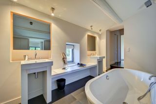 house 7 Rooms for sale on ST REMY DE PROVENCE (13210)