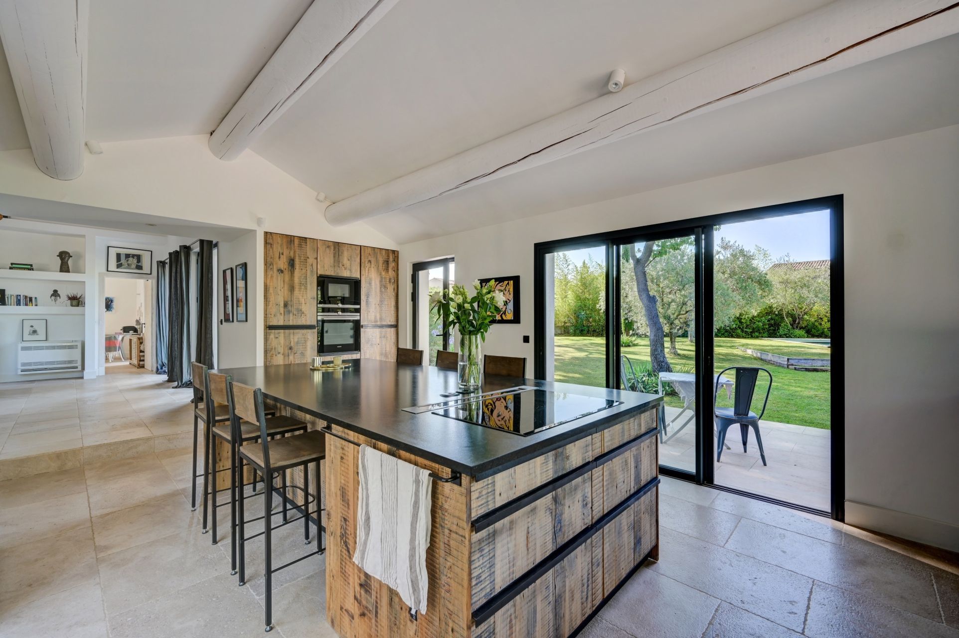 house 7 Rooms for sale on EYGALIERES (13810)