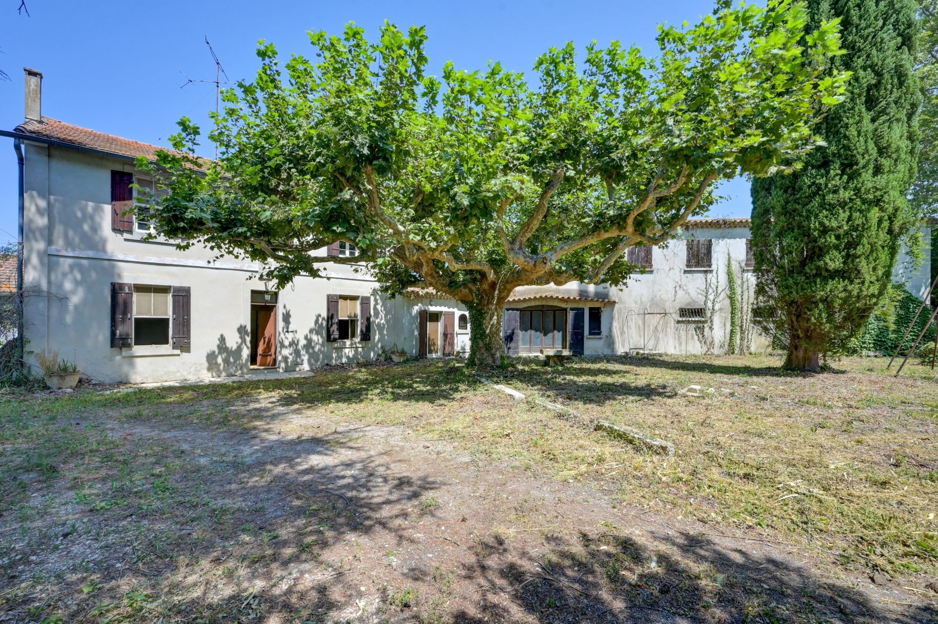 house 10 Rooms for sale on ST REMY DE PROVENCE (13210)