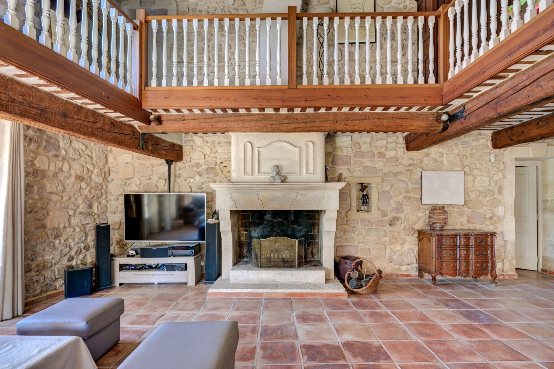 house 9 Rooms for sale on ARLES (13200)