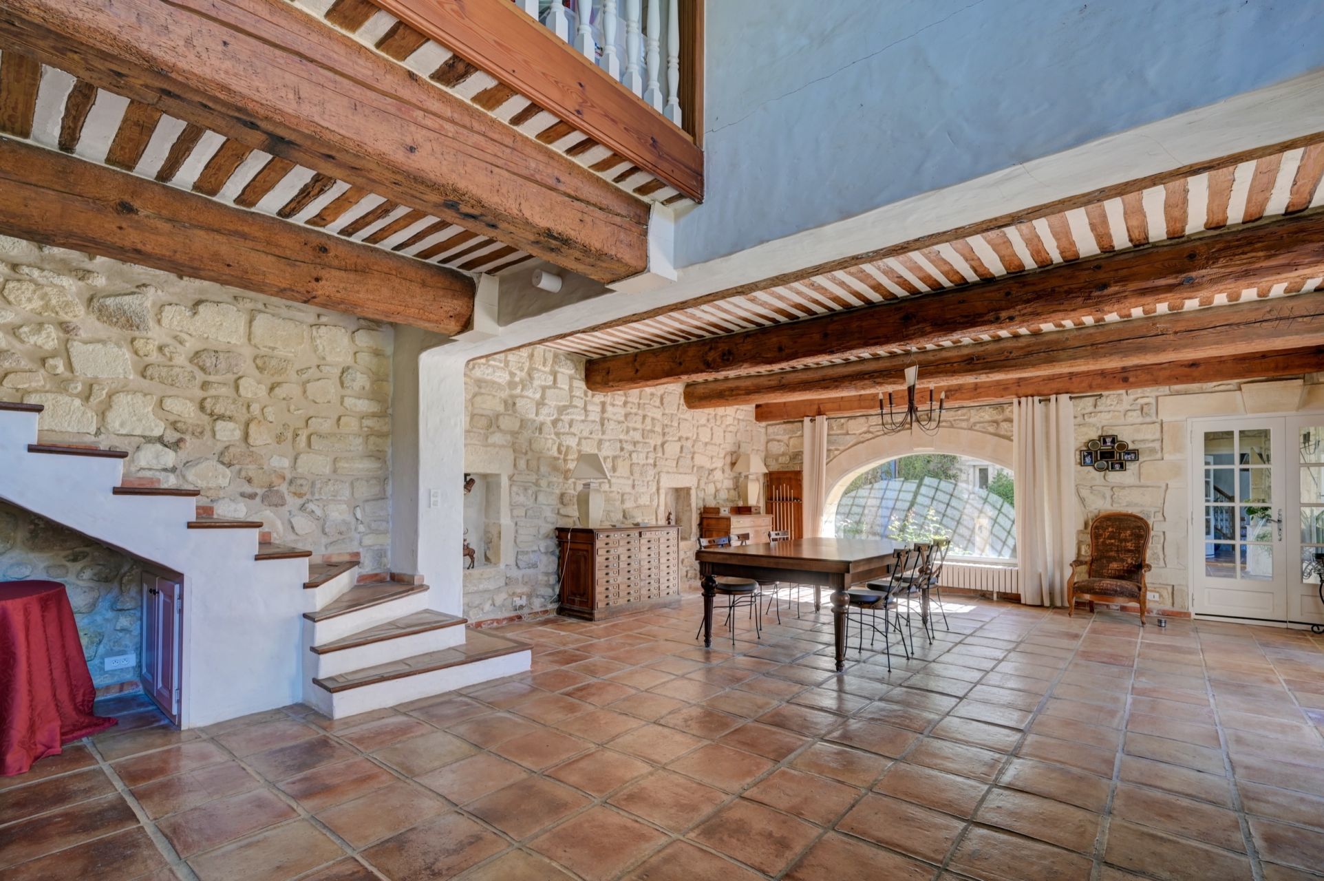 house 9 Rooms for sale on ARLES (13200)