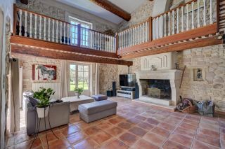 house 9 Rooms for sale on ARLES (13200)