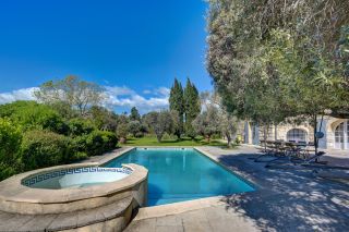 house 9 Rooms for sale on ARLES (13200)