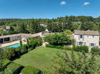 mas 9 Pièces en location saisonnière sur PARADOU (13520)