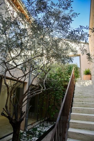 house 5 Rooms for sale on MAUSSANE LES ALPILLES (13520)