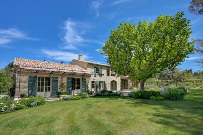 Sale House Eygalières 8 Rooms 300 m²