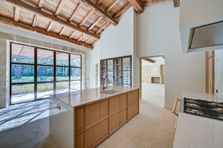 house 8 Rooms for sale on EYGALIERES (13810)