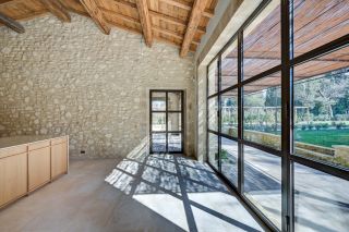 house 8 Rooms for sale on EYGALIERES (13810)