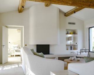 mas 7 Rooms for sale on EYGALIERES (13810)