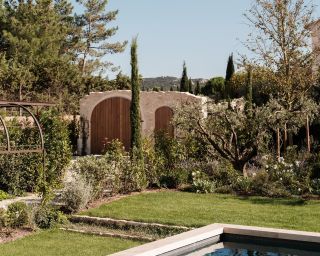 mas 7 Rooms for sale on EYGALIERES (13810)