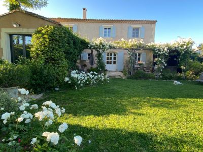 house 6 Rooms for sale on PARADOU (13520) Sale House Paradou 6 Rooms 180 m²